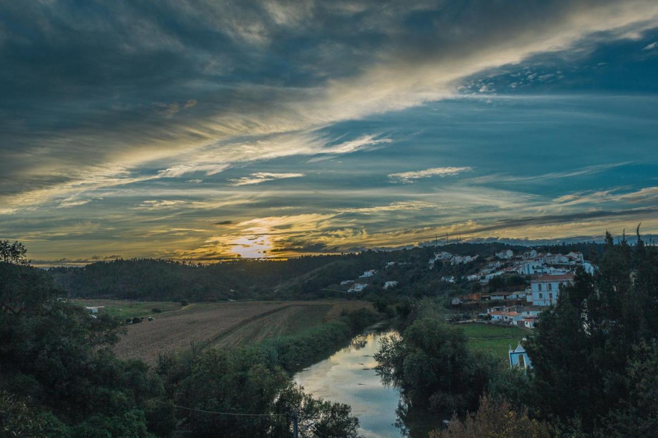 오데마이라 Romantic Riverside Retreat 빌라 외부 사진